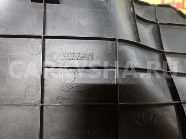 Накладка центральной консоли Nissan Juke 