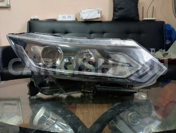Фара галоген Nissan Qashqai 2018-н.в. 26060HV00B J11, правая Nissan Qashqai 