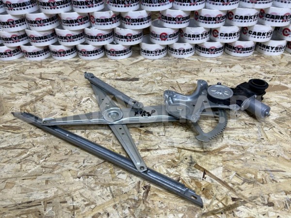 Стеклоподъемник передний правый Toyota Camry VIII (XV70) оригинальный номер 69801-52140