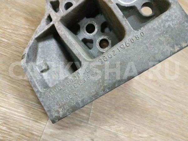Кронштейн двигателя правый Land Rover Freelander оригинальный номер 6G9Q6030CA
