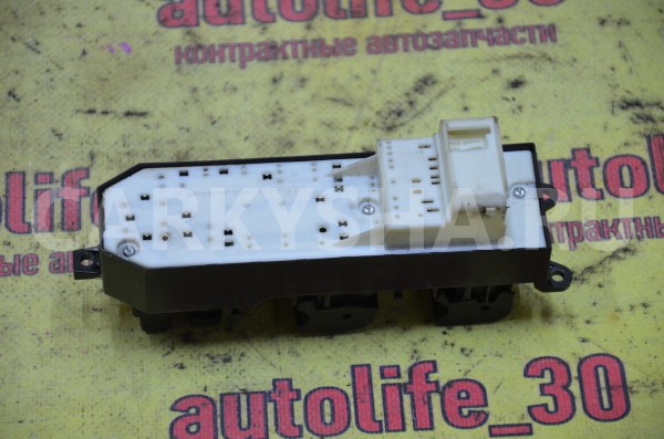 Блок управления стеклоподъемниками Toyota Auris 