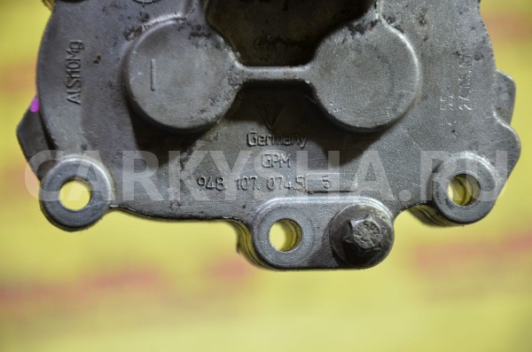 Насос масляный Porsche Cayenne 