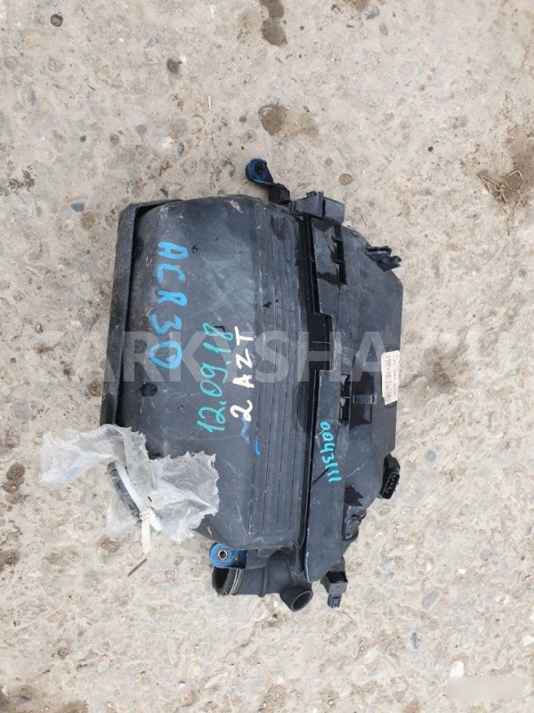 Корпус воздушного фильтра Toyota Previa 