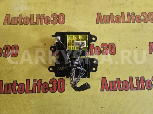 Блок кнопок Nissan Juke 