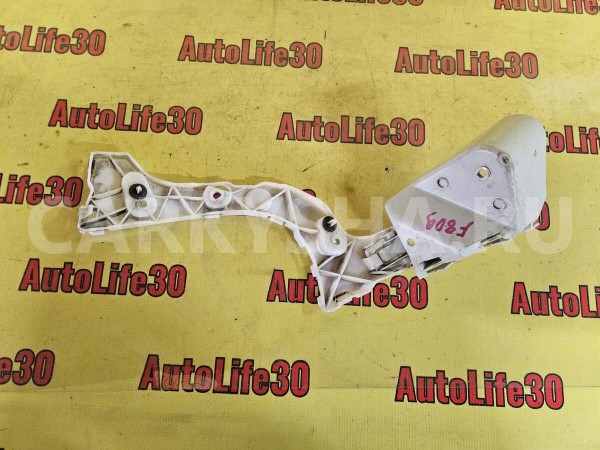 Крепеж бампера Ford Focus 