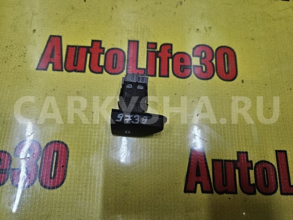 Кнопка центрального замка Renault Duster 