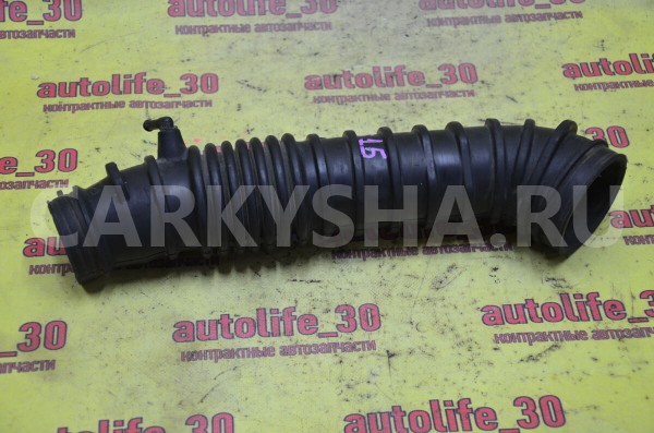 Патрубок воздушного фильтра Mitsubishi Dingo 