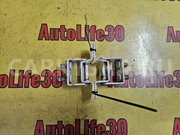 Петля крышки багажника Hyundai i30 оригинальный номер 797701H000