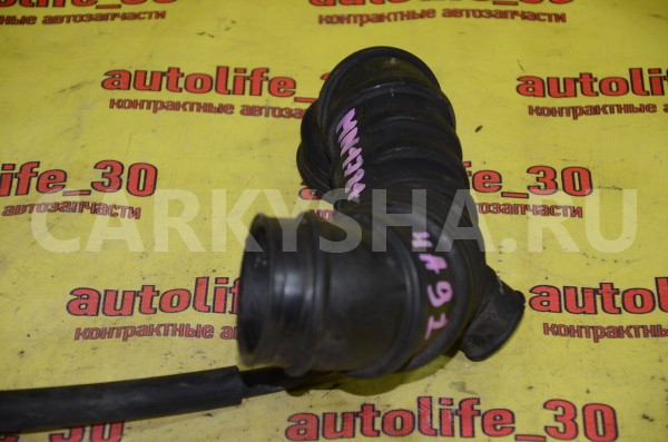 Патрубок воздушного фильтра Mitsubishi Colt 